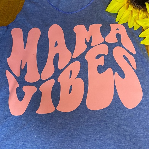 Mama vibes tank top - Picture 2 of 3